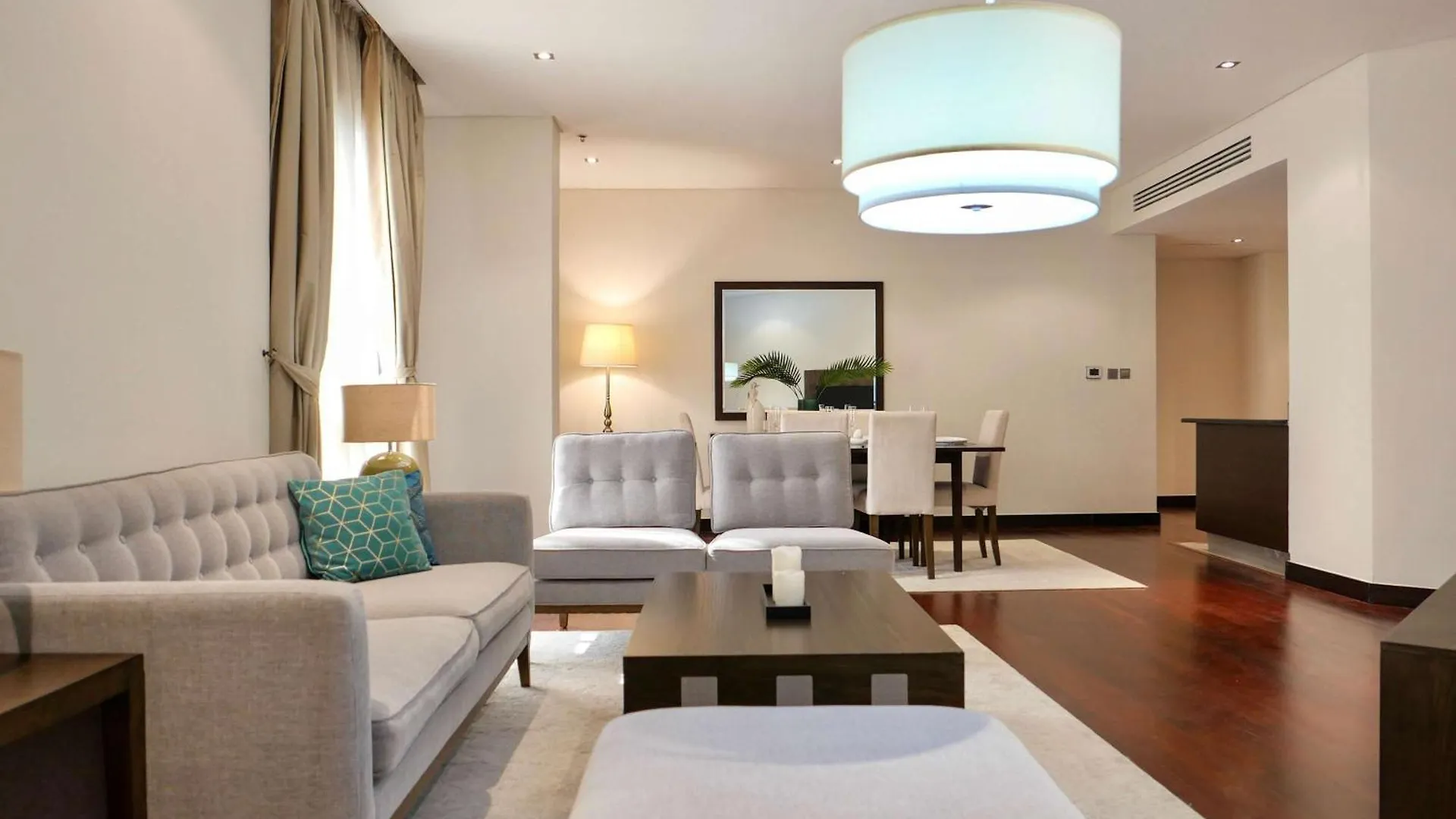 Waterfront 2Br Apartment With Sea Views Dubai