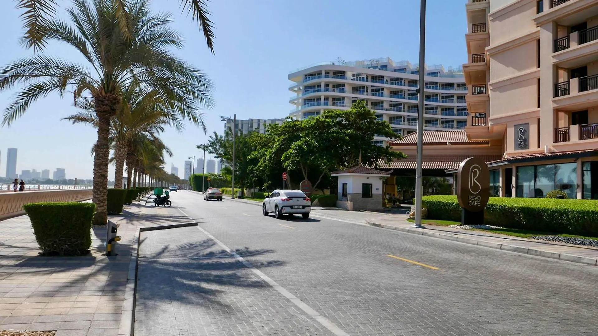 Waterfront 2Br Apartment With Sea Views Dubai
