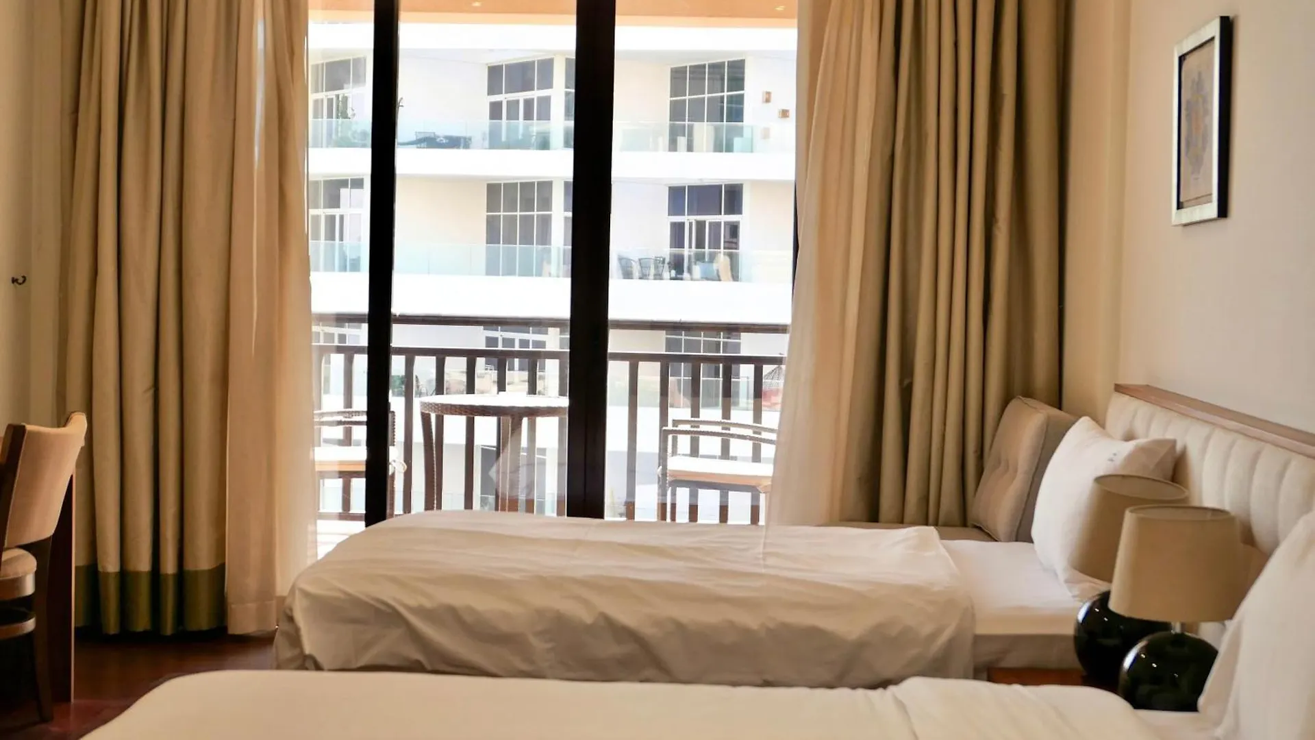 Waterfront 2Br Apartment With Sea Views Dubai
