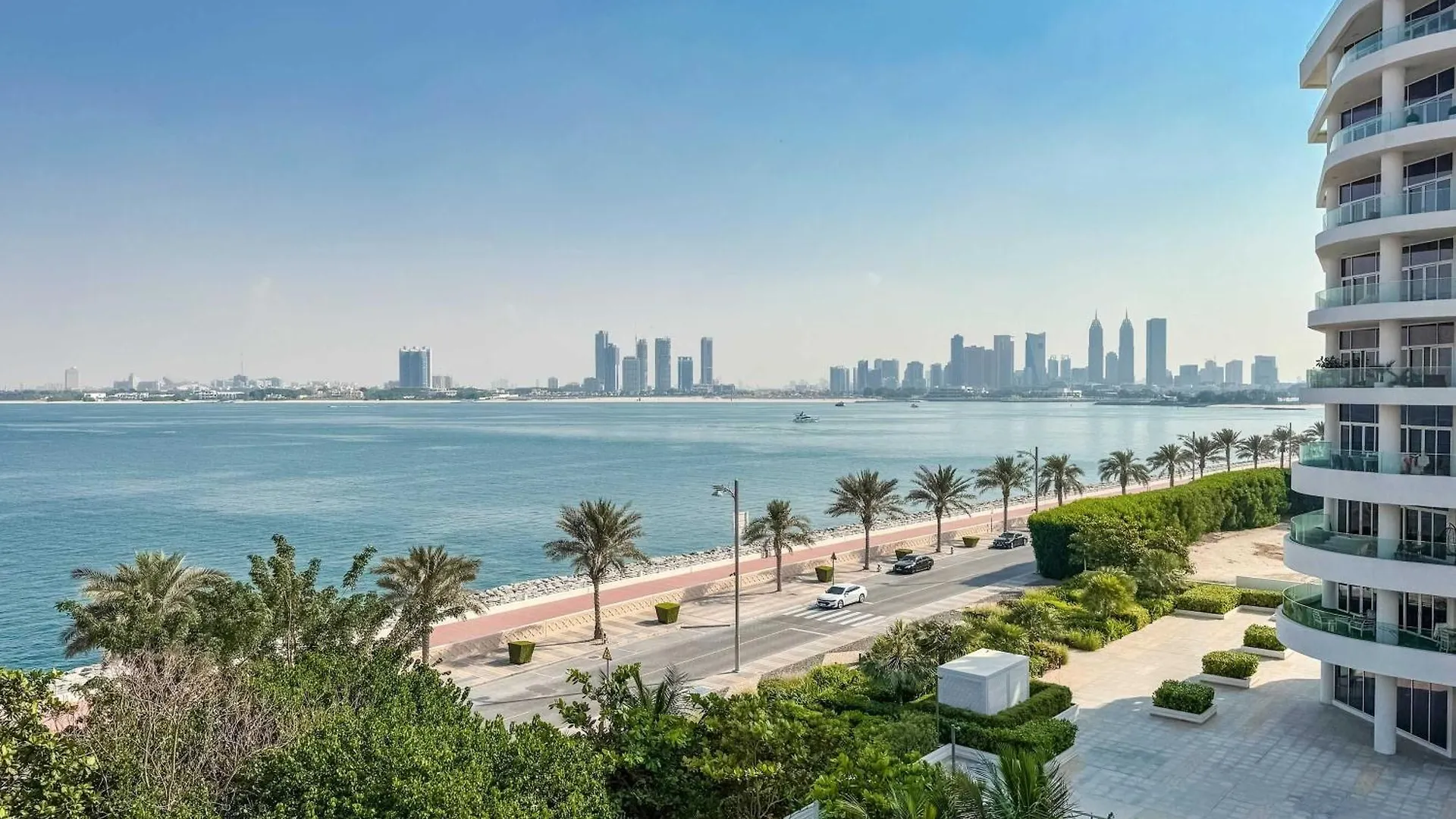 Waterfront 2Br Apartment With Sea Views Dubai
